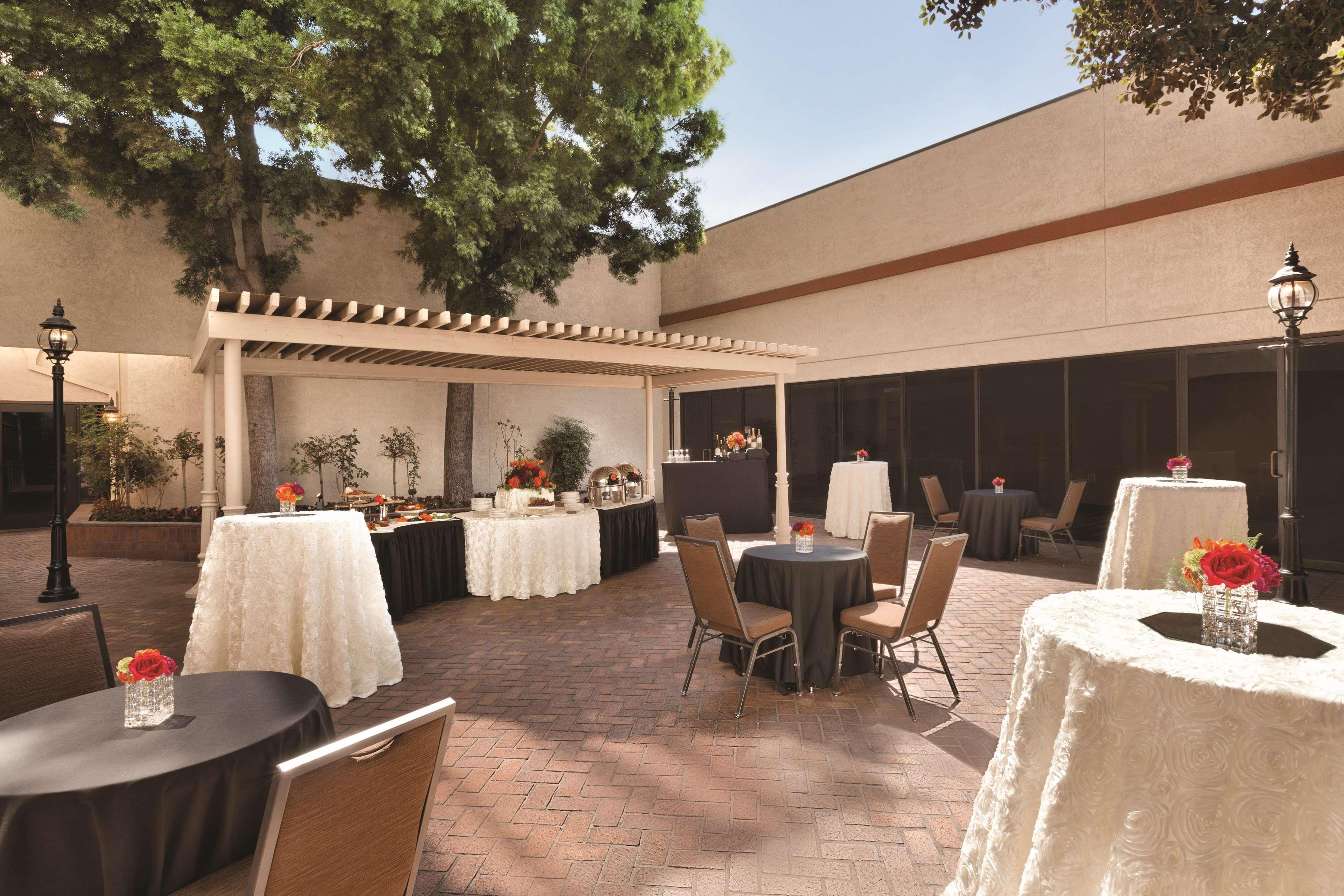 Doubletree By Hilton San Bernardino Hotel Eksteriør billede