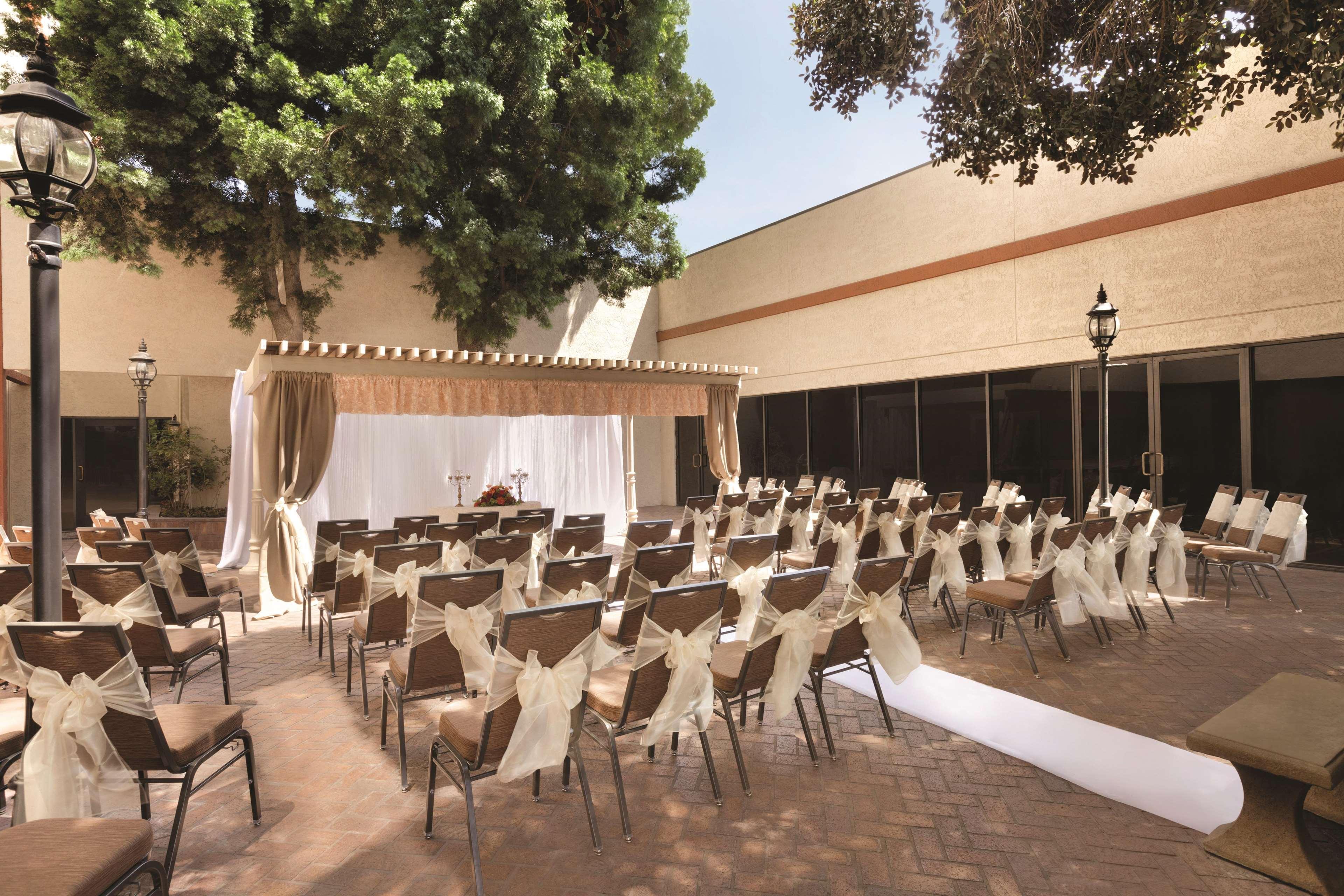 Doubletree By Hilton San Bernardino Hotel Eksteriør billede